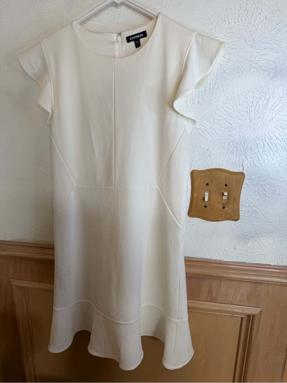 Express Women's Cream Ruffle Sleeve Shift Dress